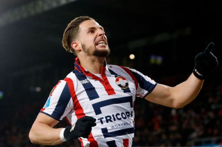 开云体育-包含里程碑夜！皇家马德里更衣室发声，荷甲今晨刷纪录，目标明确，赛程密集仍需轮换的词条