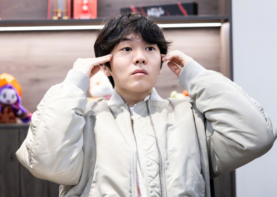 开云-Uzi迎来二十赛季高光表现，湖人球迷沸腾！的简单介绍