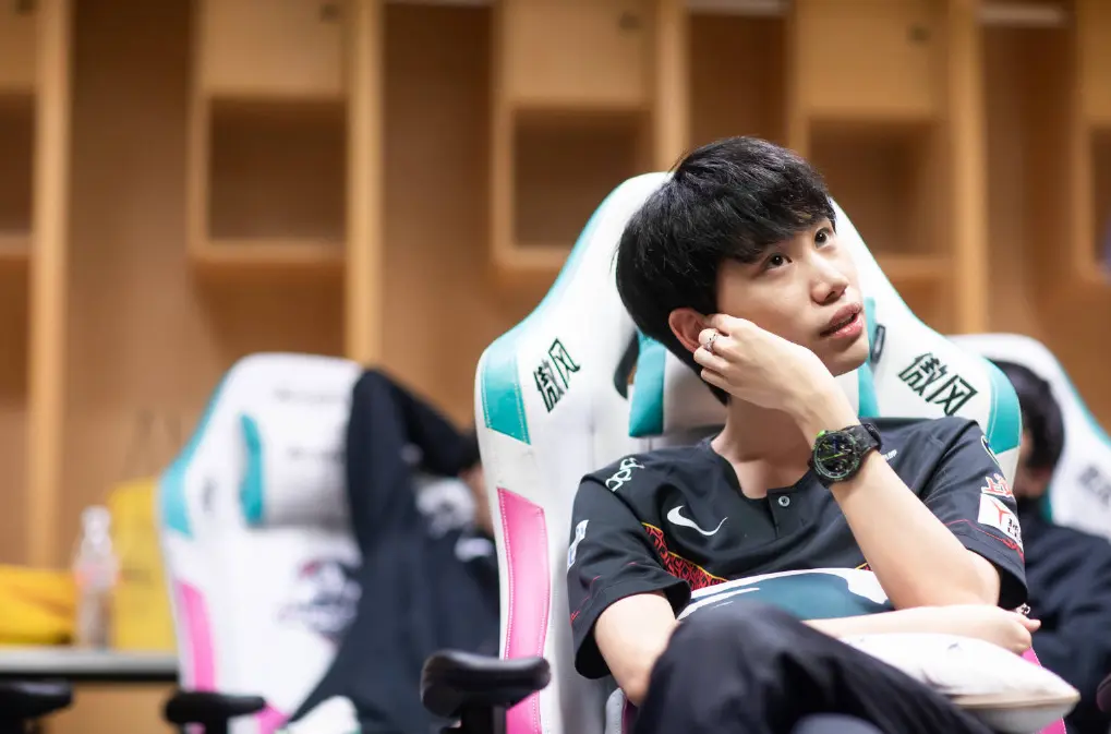 开云-Faker赛事官方发布战术调整新规，FPX争议不断！的简单介绍