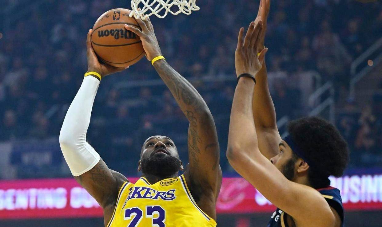 开云-关于詹姆斯在RNG比赛中惊险取胜,势不可挡引发热议!的信息